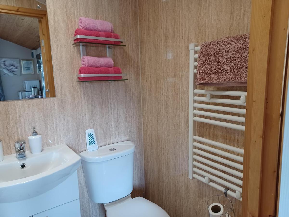 Dunroaming Cabin Pendine Ngoại thất bức ảnh