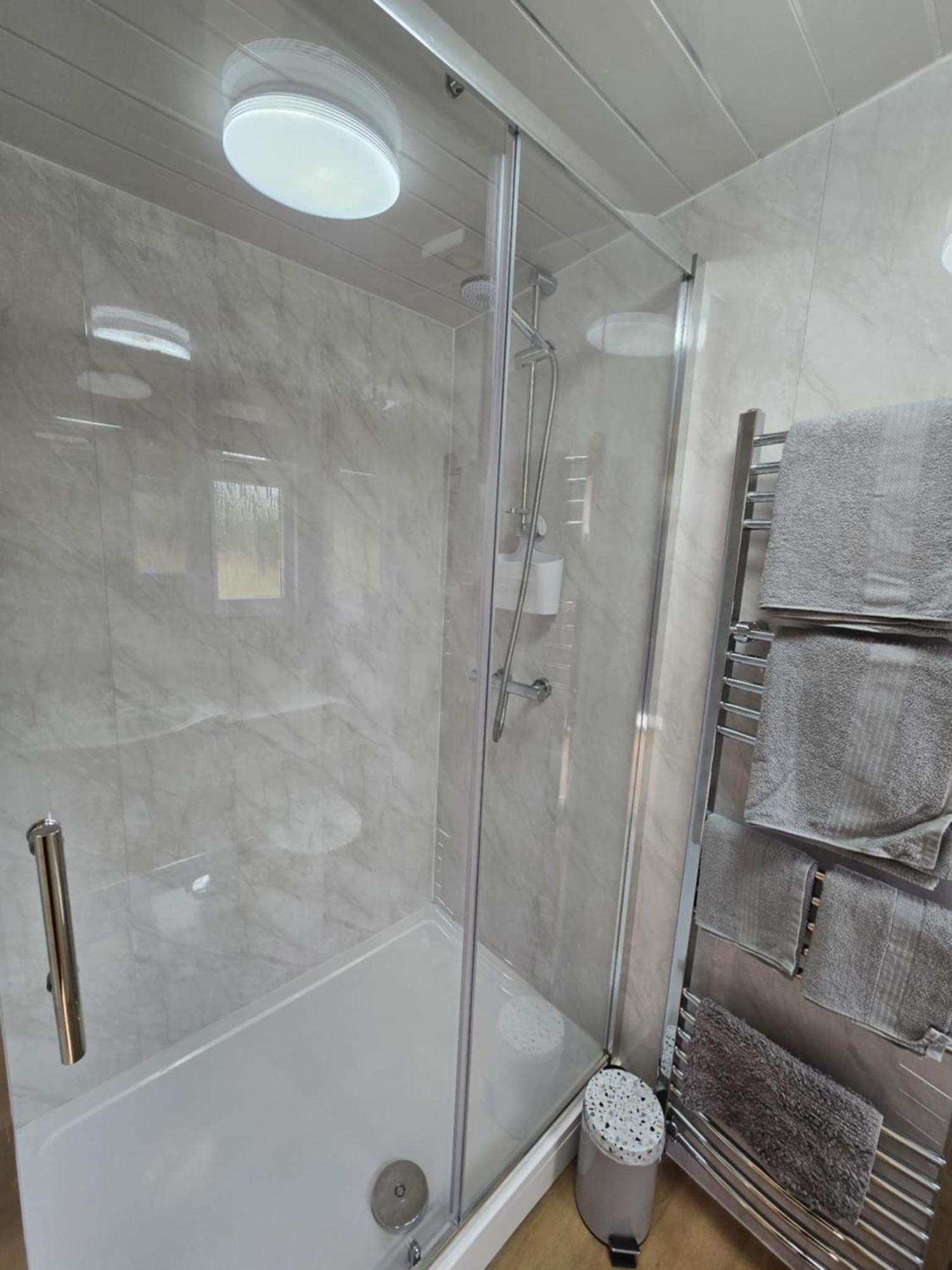 Dunroaming Cabin Pendine Ngoại thất bức ảnh