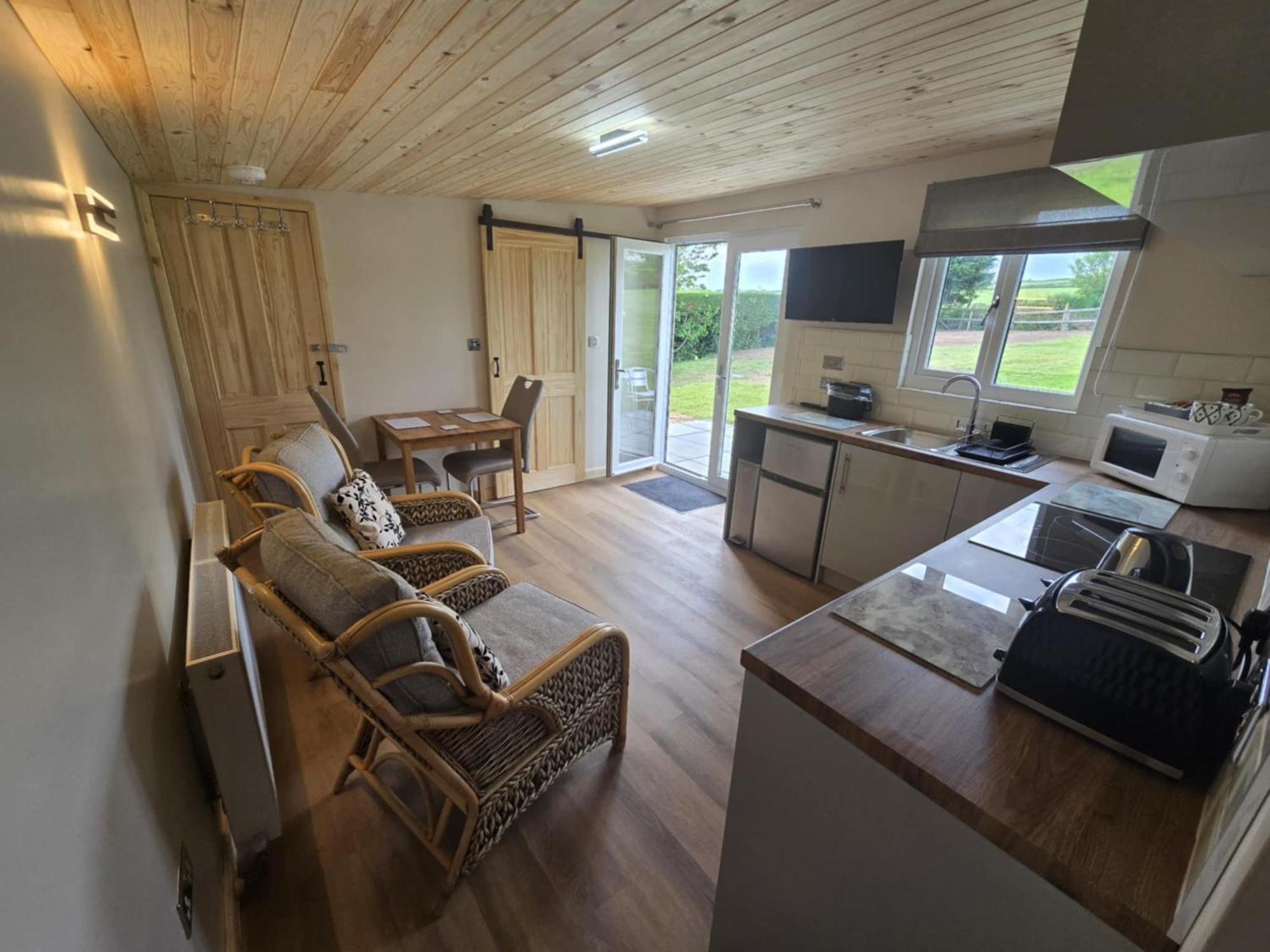 Dunroaming Cabin Pendine Ngoại thất bức ảnh