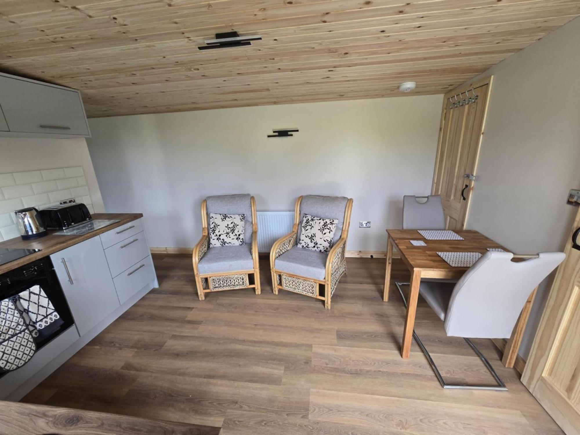 Dunroaming Cabin Pendine Ngoại thất bức ảnh