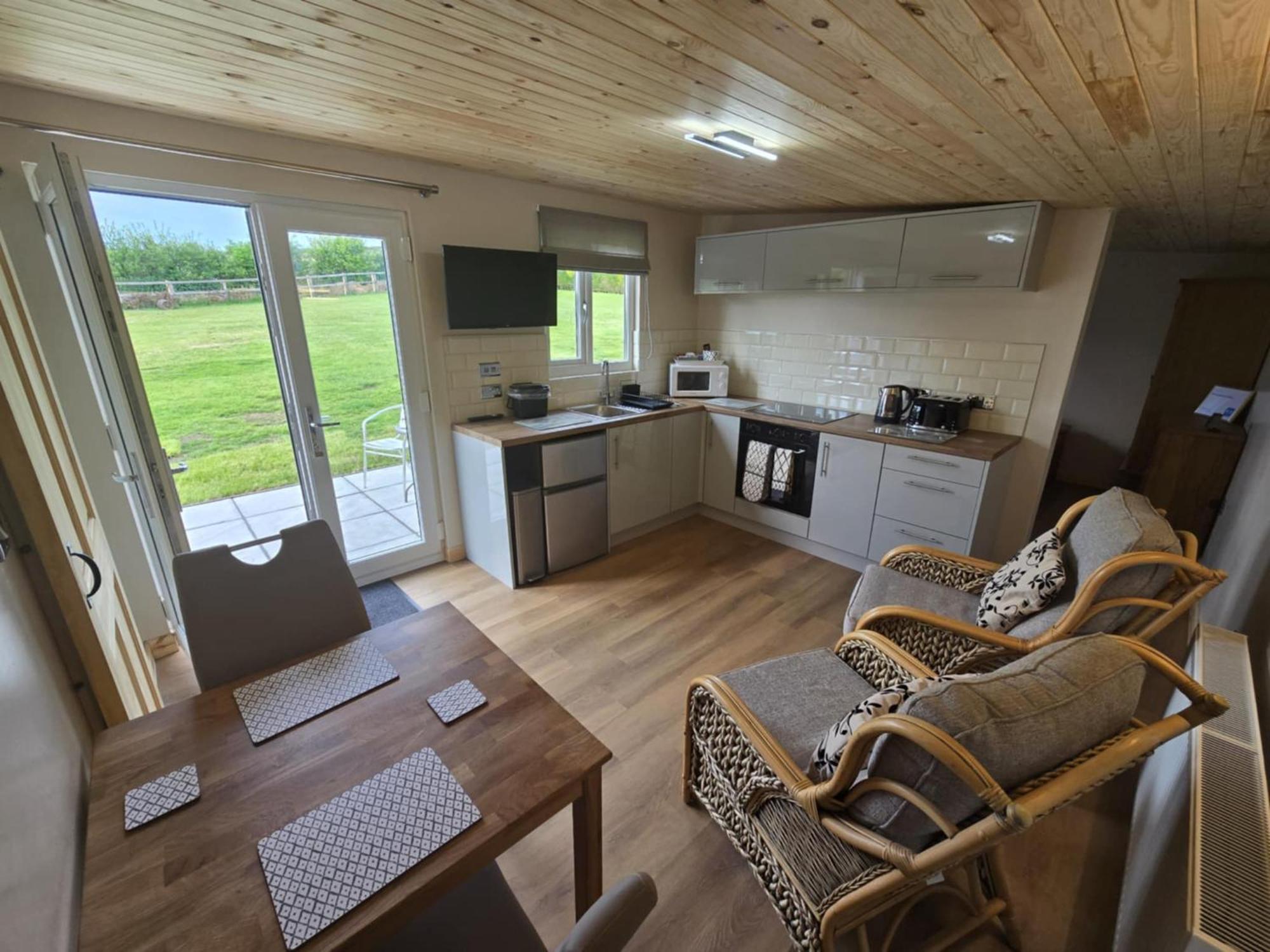 Dunroaming Cabin Pendine Ngoại thất bức ảnh
